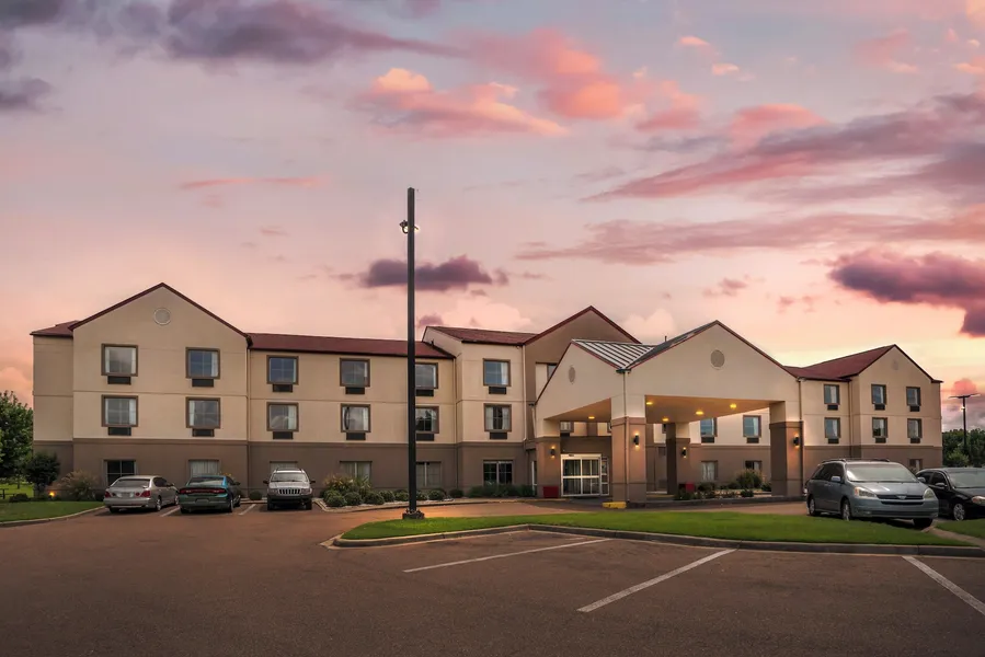 Red Roof Inn PLUS+ & Suites Vicksburg hotel detail image 2