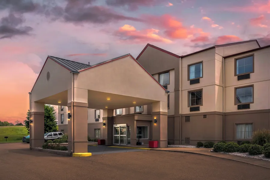 Red Roof Inn PLUS+ & Suites Vicksburg hotel detail image 6