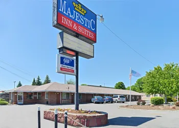 Majestic Inn And Suites hotel thumbnail 4