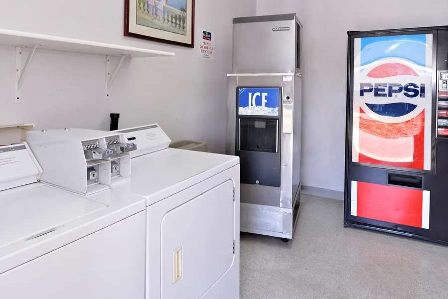 Majestic Inn And Suites hotel detail image 6