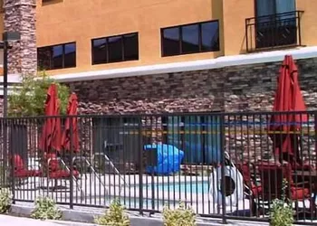 Hampton Inn By Hilton And Suites Roseville hotel thumbnail 6