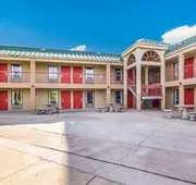 Econo Lodge Inn & Suites Brooks - Louisville South hotel detail image 4