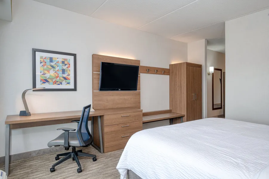 Holiday Inn Express Hotel & Suites Ottawa Airport by IHG hotel detail image 6
