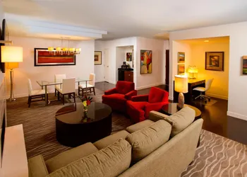 DoubleTree by Hilton Rochester - Mayo Clinic Area hotel thumbnail 6