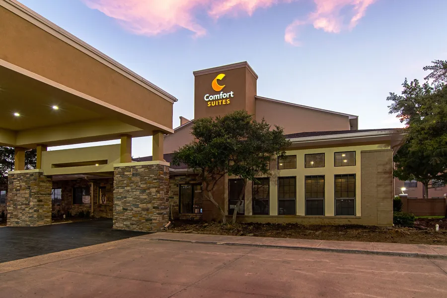 Comfort Suites NW Dallas Near Love Field hotel detail image 2
