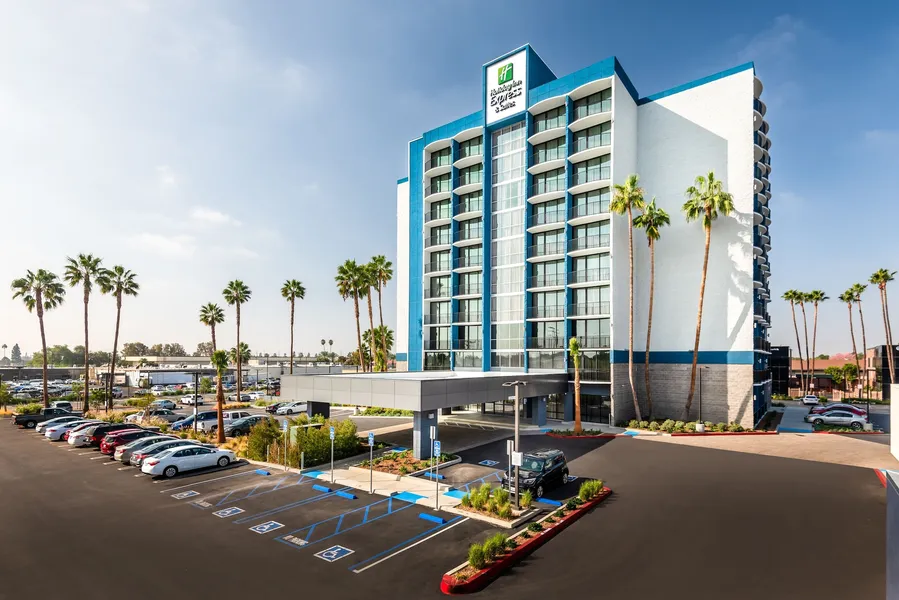 Holiday Inn Express & Suites Santa Ana - Orange County by IHG hotel detail image 2