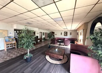 Chateau Royale Inn hotel thumbnail 6