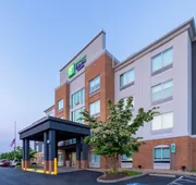 Holiday Inn Express Hotel & Suites Woodbridge by IHG hotel detail image 3