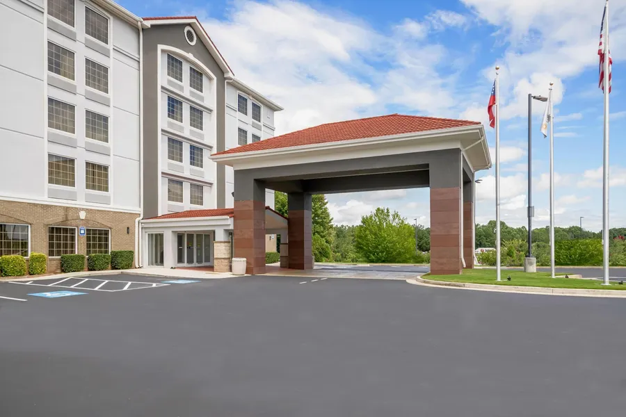 La Quinta Inn & Suites by Wyndham Atlanta Douglasville hotel detail image 2
