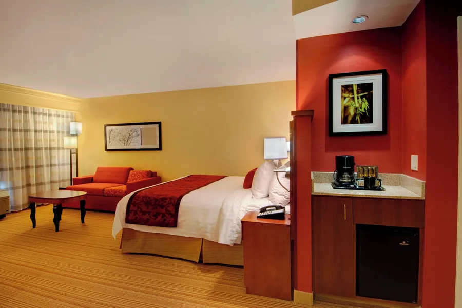 Courtyard by Marriott Madison East hotel detail image 6