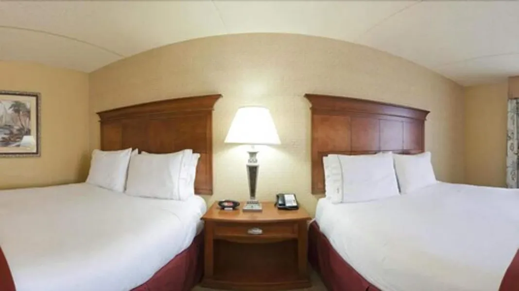 Holiday Inn Express & Suites Bloomington by IHG hotel detail image 6