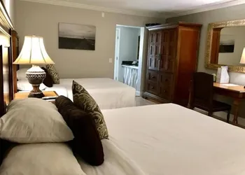 Kenny's Tipperary Inn hotel thumbnail 7