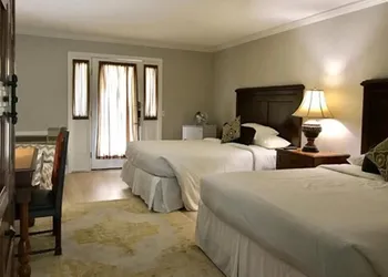 Kenny's Tipperary Inn hotel thumbnail 8