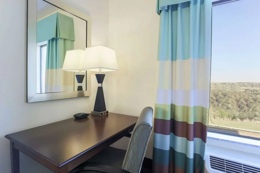 Hampton Inn & Suites Wheeling-The Highlands hotel detail image 6