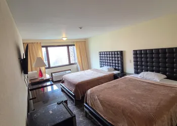 Hilltop Inn hotel thumbnail 6