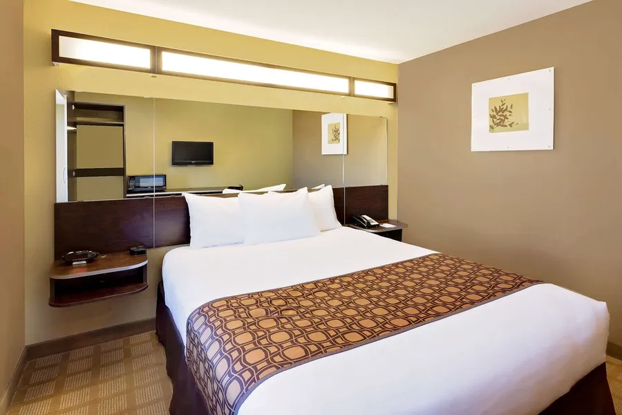 Microtel Inn & Suites by Wyndham Prairie du Chien hotel detail image 6