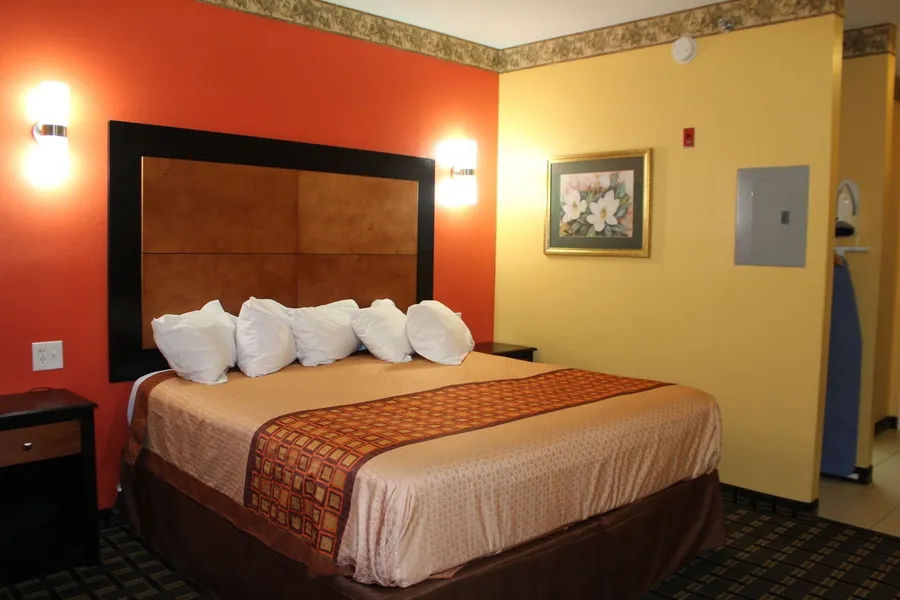 Magnolia Inn And Suites hotel detail image 6