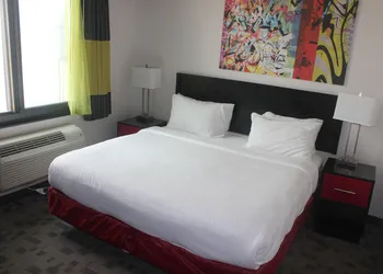 Fairfield Inn & Suites by Marriott New York Queens/Queensboro Bridge hotel thumbnail 5