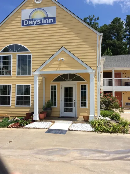 Days Inn by Wyndham Cornelia hotel detail image 2