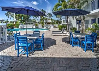 Blue Strawberry by the Sea hotel thumbnail 6