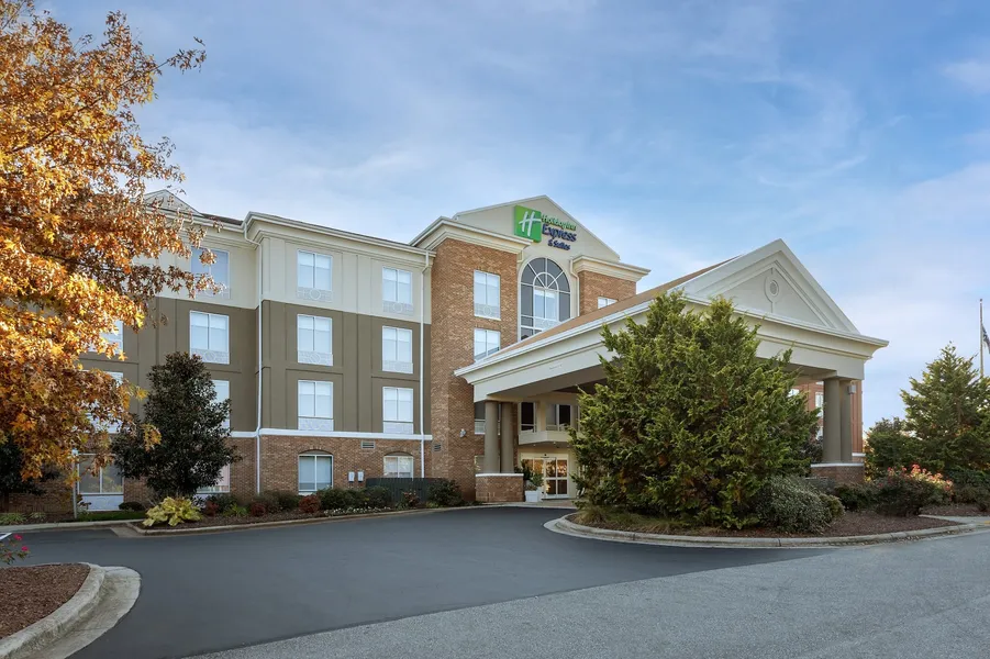 Holiday Inn Express Hotel & Suites Greensboro Airport Area by IHG hotel detail image 2
