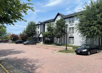 MainStay Suites Sterling near Dulles Town Center hotel thumbnail 3