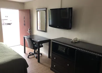 Crossroads Inn hotel thumbnail 4