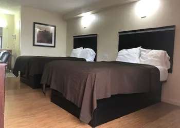 Crossroads Inn hotel thumbnail 8