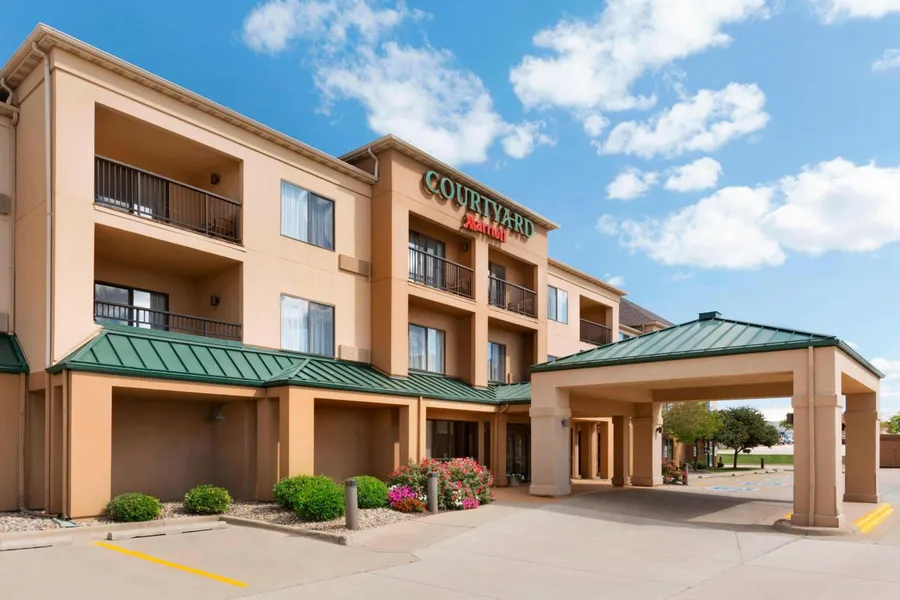 Courtyard Bloomington Normal hotel detail image 2