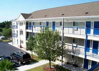 Siegel Select Orange Park hotel thumbnail 6