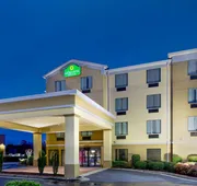 La Quinta Inn & Suites by Wyndham Warner Robins - Robins AFB hotel detail image 5