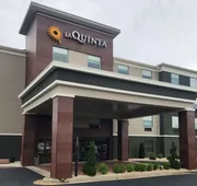 La Quinta Inn & Suites by Wyndham Warner Robins - Robins AFB hotel detail image 7