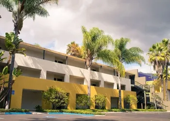Lemon Tree Inn hotel thumbnail 2