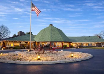 The Round Barn Lodge hotel thumbnail 2