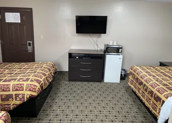 Economy Inn And Suites Ashtabula hotel thumbnail 7