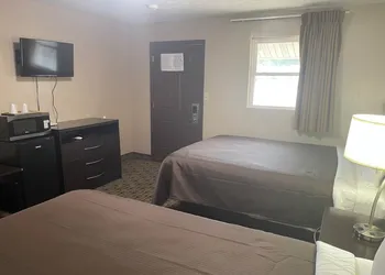 Economy Inn And Suites Ashtabula hotel thumbnail 8