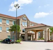 Comfort Inn & Suites Winnie hotel detail image 3