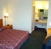 Travelers Inn & Suites hotel detail image 4