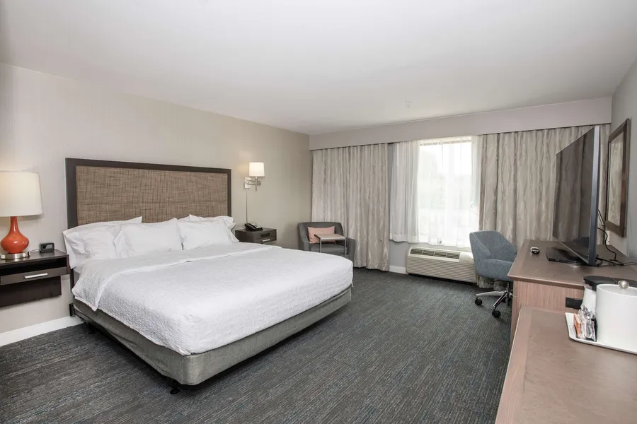 Hampton Inn & Suites Cincinnati / Kenwood hotel detail image 6