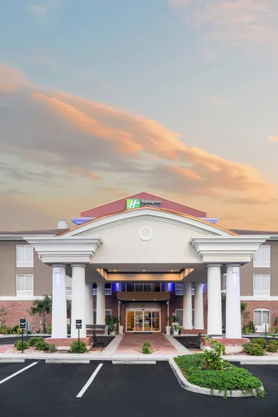 Holiday Inn Express & Suites Spring Hill by IHG hotel detail image 6