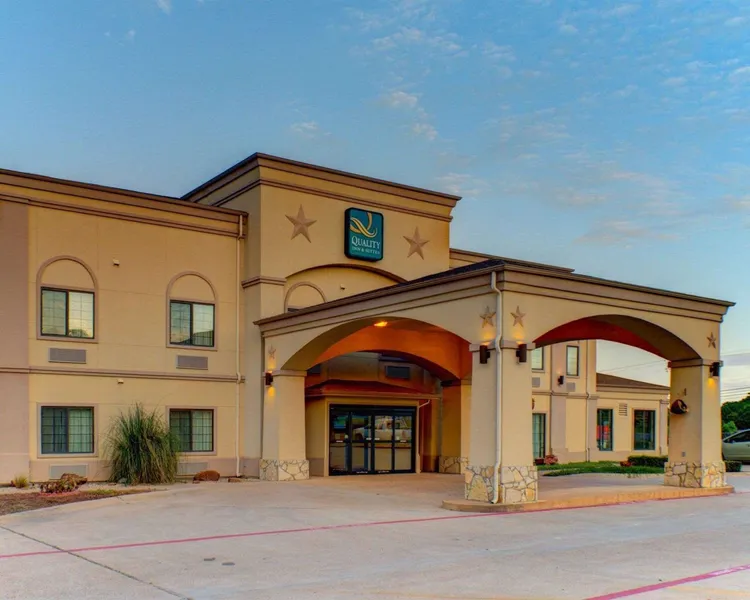 Quality Inn & Suites Glen Rose hotel detail image 2