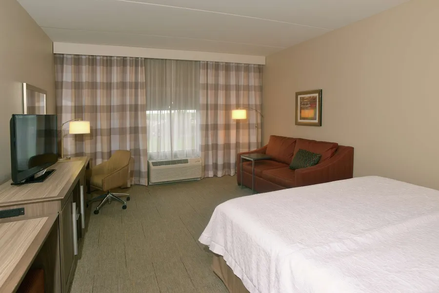 Hampton Inn Springfield-Southeast hotel detail image 6