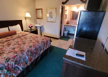 Express Inn and Suites hotel thumbnail 5