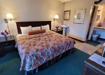 Express Inn and Suites hotel thumbnail 6