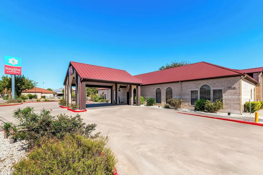 SureStay Plus by Best Western San Antonio Fiesta Inn hotel detail image 2