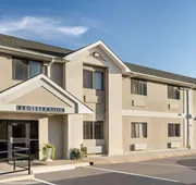 Baymont by Wyndham Hearne hotel detail image 3