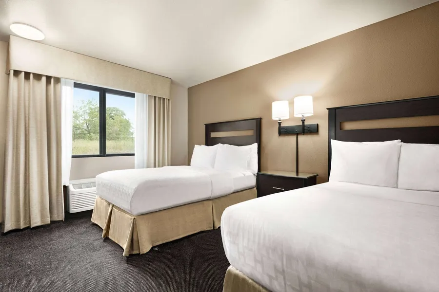 Baymont by Wyndham Hearne hotel detail image 6