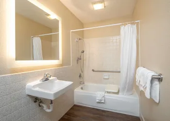 SureStay by Best Western Fairfield Napa Valley hotel thumbnail 8