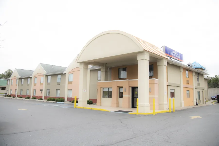 Howard Johnson Hotel & Suites by Wyndham Allentown/Dorney hotel detail image 2