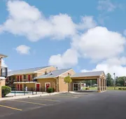 Econo Lodge Pine Bluff hotel detail image 3
